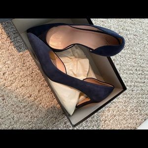 Suede navy blue heels